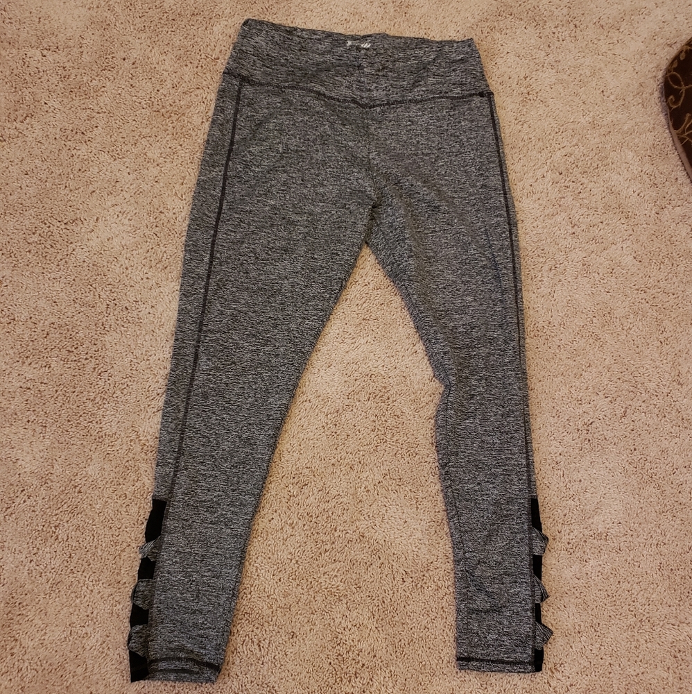Athletic leggings